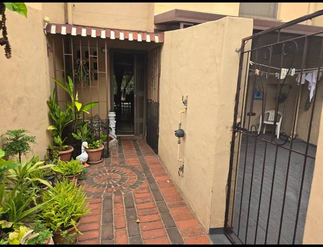 3 BEDROOM COMPLEX FOR SALE IN MONTCLAIR